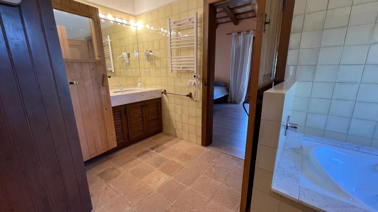 Amazing Typical House With Swimming Pool Villa Сан Фелиу де Гиксолс Екстериор снимка